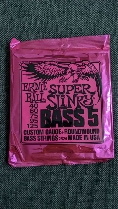 Struny do gitary basowej 5-strunowej (nowe)