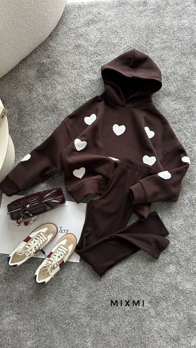 Жіночий кочтюм худі і лосіни