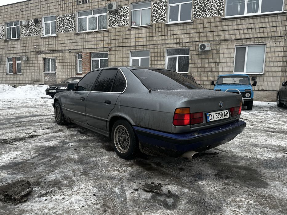 Продам bmw 3.5 бензин механика