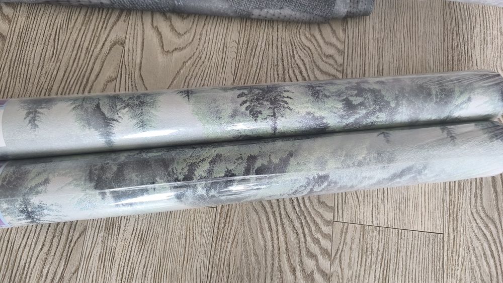 Обої сірі та ліс