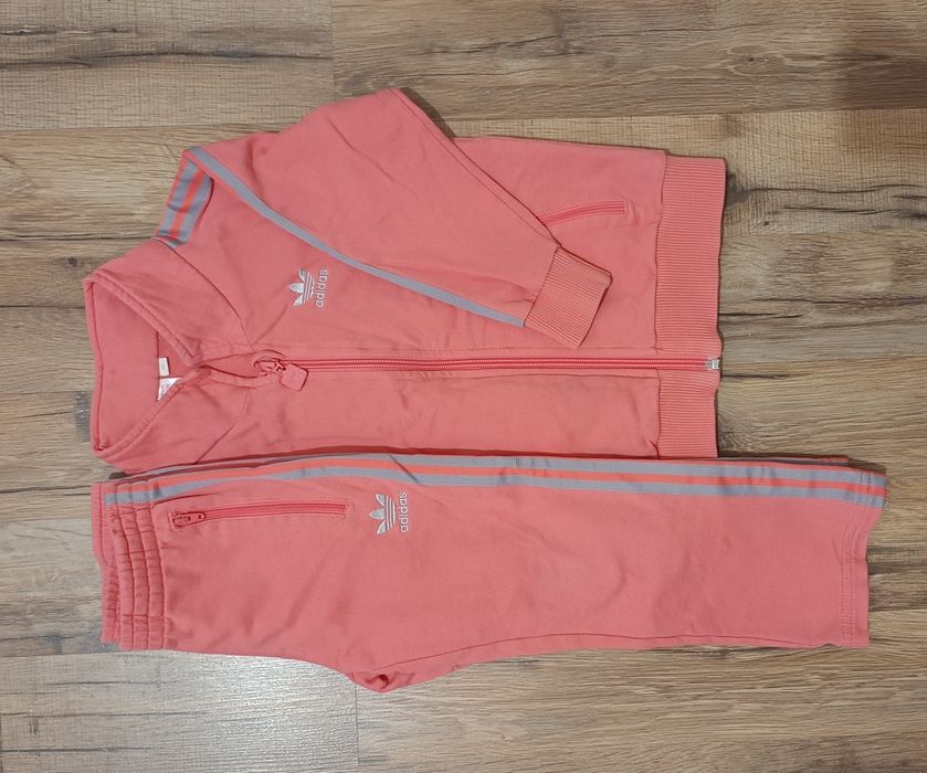 Спортивный костюм на девочку Adidas 104 размер Хлопок 100 %