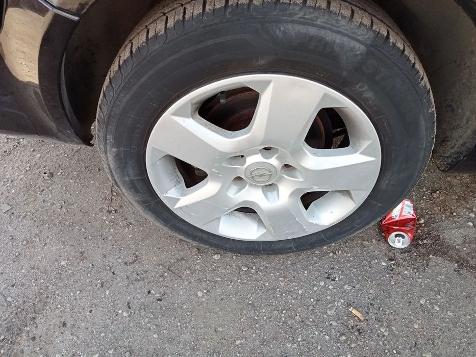 felgi aluminiowe koła opony astra h 16