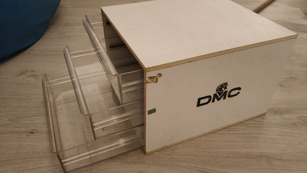 Móvel retrosaria DMC