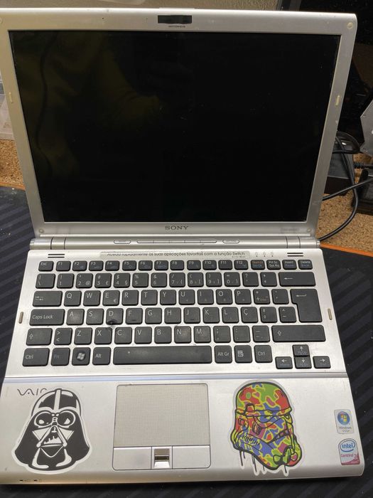 Portatil Sony VGN-SR29XN / 1TB / 4GB / Centrino 2 - NAO INICIA