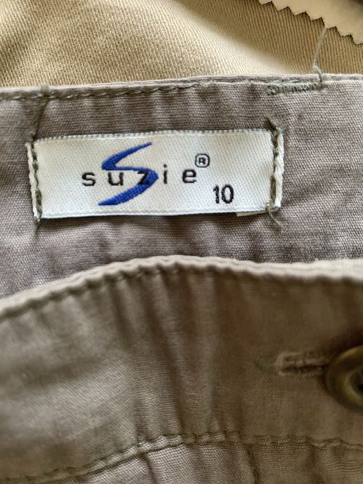 Две которкие мини-юбки