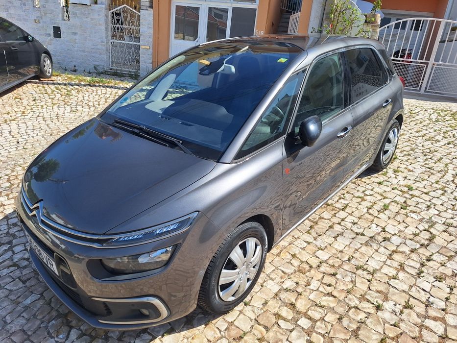 Poucos kms como nova, com garantia, aceito retoma