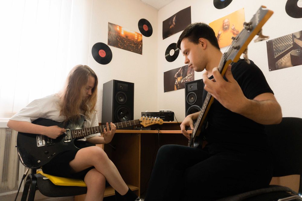 Сучасна Музична школа в Чернівцях! Уроки музики, які ти точно полюбиш!