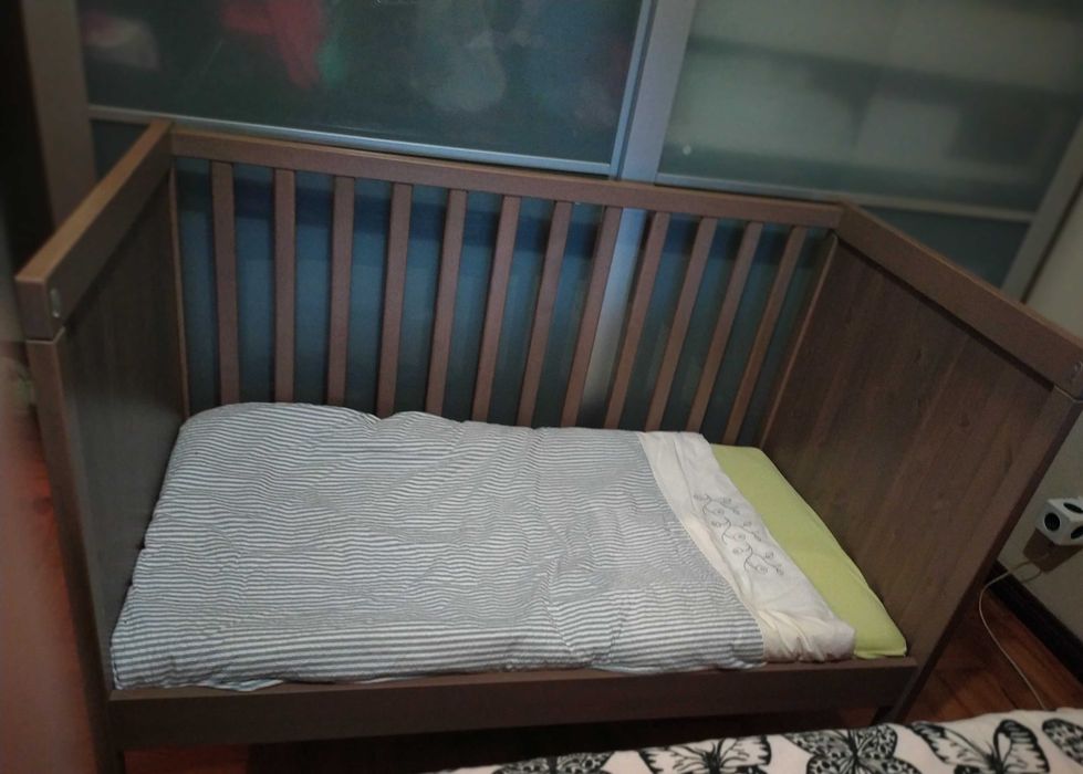 Cama com grades com colchão para bébé / criança  (60x120)