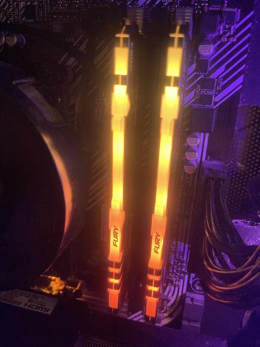 Vendo Memória Ram Kingston Fury RGB 16gb