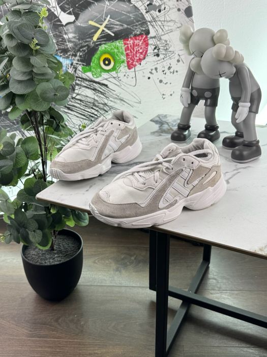 Кросівки Adidas Yung 96 35 розмір Е14598