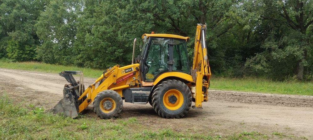JCB 3CX 2007 rok – 1690 mth – 4 łyżki – bardzo dobry stan