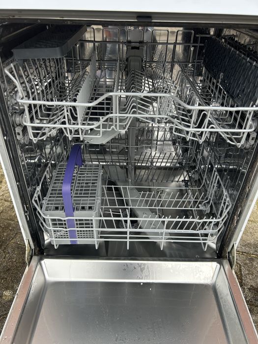 Maquina de lavar a loiça beko DFN16420W