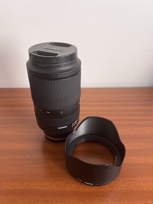 Tamron 70-180mm f/2.8 Di III VXD (A056) para Sony E — funcional, precisa de reparação no zoom