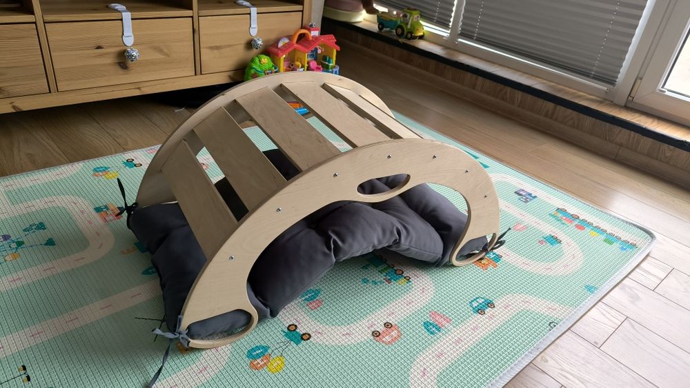 Bujak Montessori z poduszką rozmiar S stan idealny