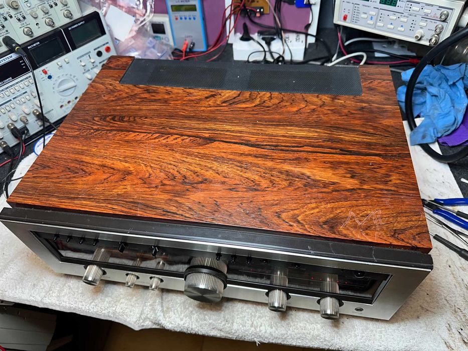 Piekny amplituner Luxman R-1050