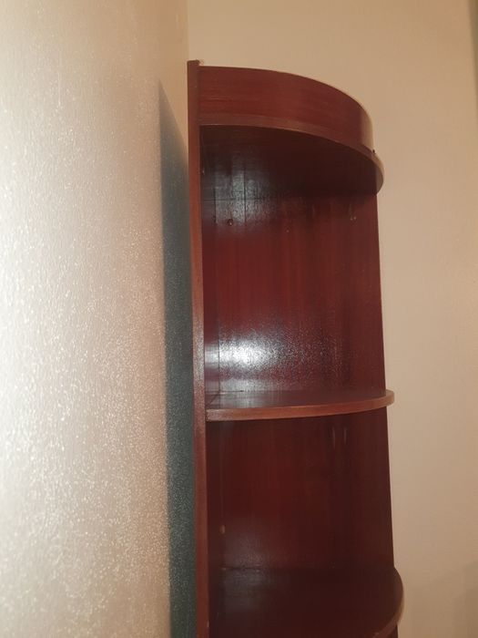 Móvel de canto castanho