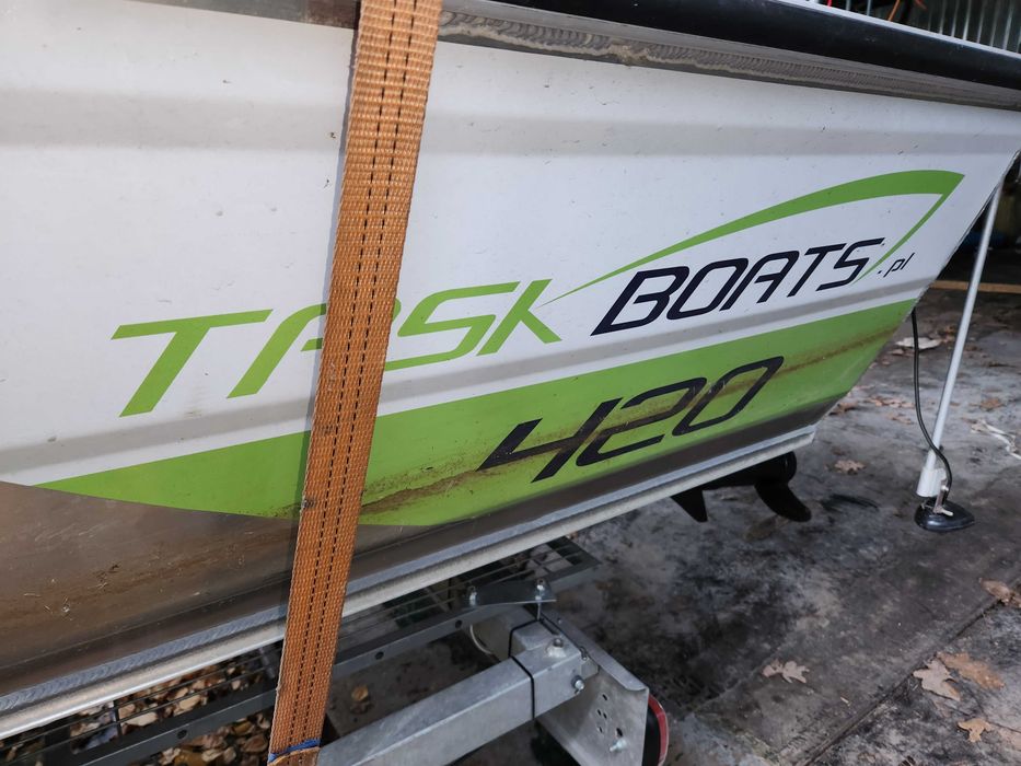 Łódka aluminowa ,i silnik strugowodny storm 30 km