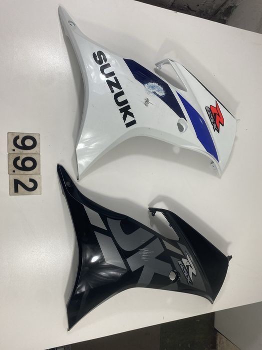 Suzuki GSX-R 125 Prawa Owiewka A992