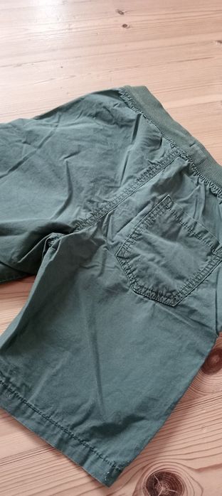 Spodenki H&M zielone na 8-9 lat
