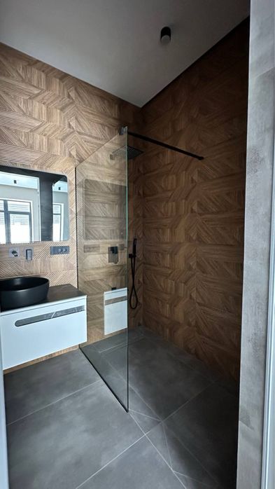 Продаж будинку з ремонтом в закритому КМ в Лісниках, 8 соток, газ