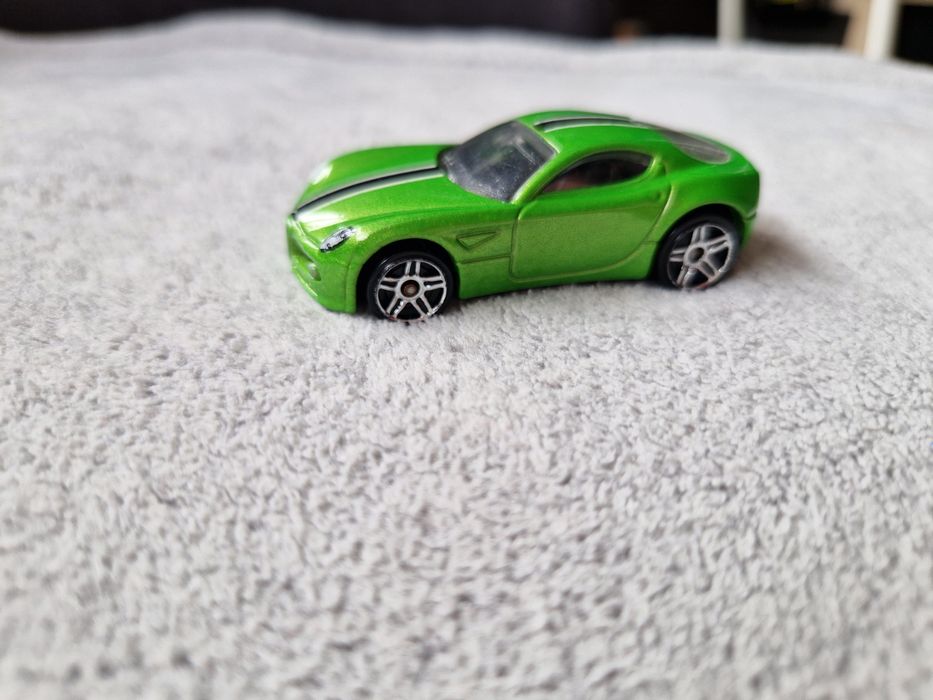 Hot Wheels Alfa Romeo 8C Competizione  2013