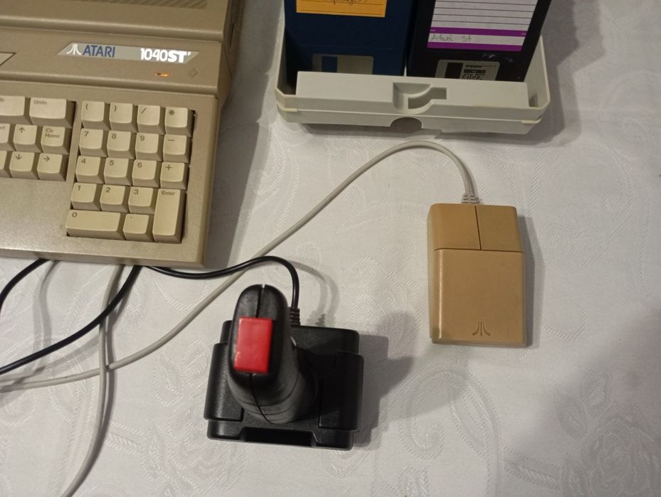 Komputer Atari 1040STF