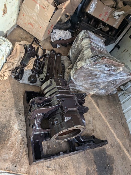 МТЗ 82 892 1025 1221 Бочка брус рамка Палець Міст Мост мТз трактор