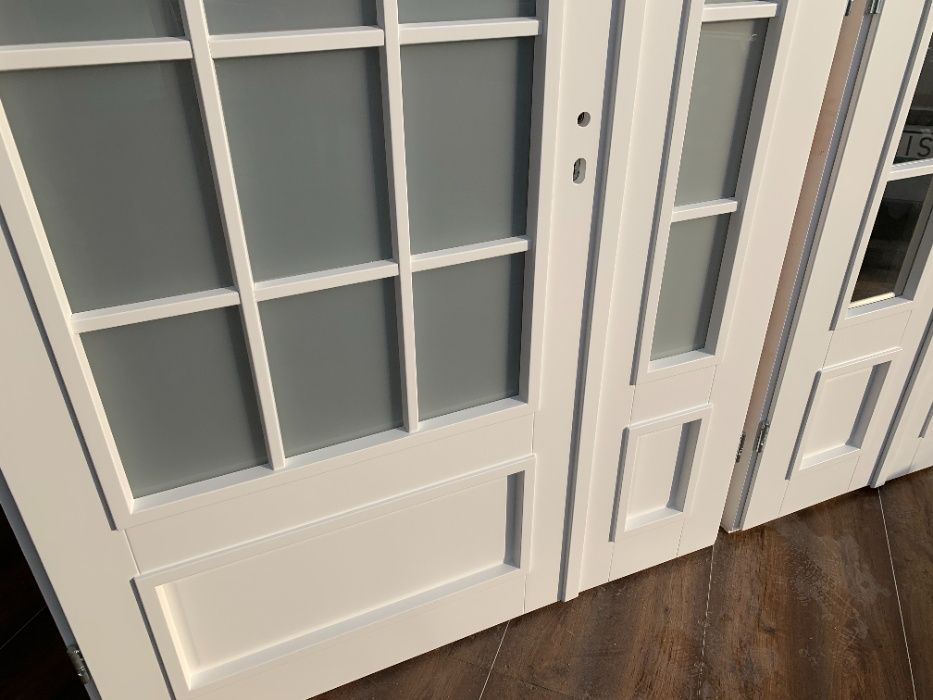 Drzwi drewniane wewnętrzne białe dwuskrzydłowe KRIS francuskie RAL9016