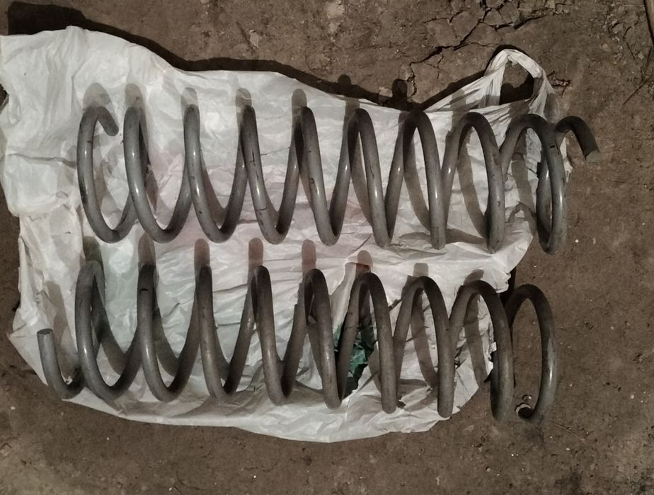 ПРУЖИНИ ПОСИЛЕНІ ЗАДНІ до ніва, ваз 2104