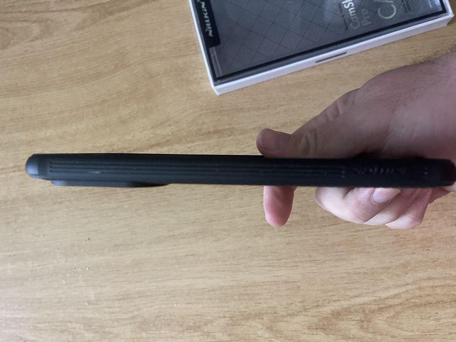 Capa poco f3 nilkkin