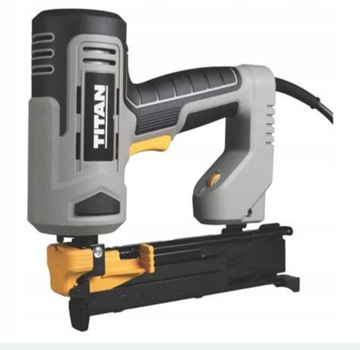 Gwoździarka zszywacz pistolet na zszywki titan 1900 W TTB970NST 32mm