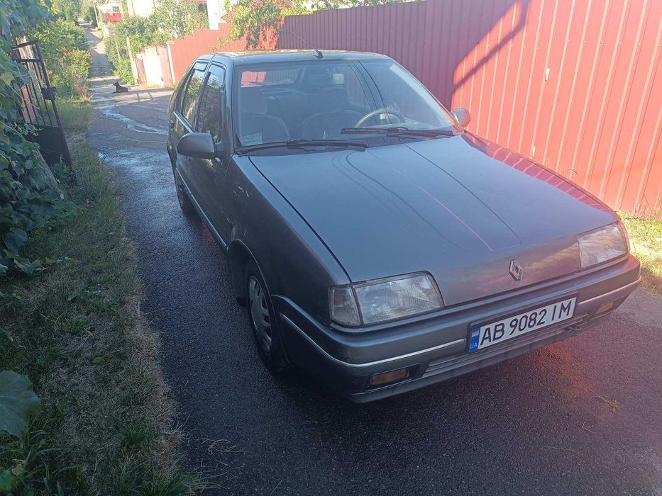 Продам Renault 19 1989 нефарбований.