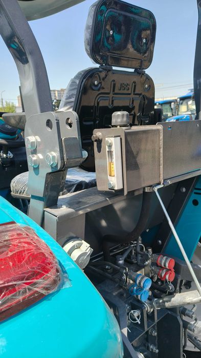 Трактор Булат 504 дашок BULAT TE504R з  дашком реверс примусова навіска рівна підлога бокова кпп