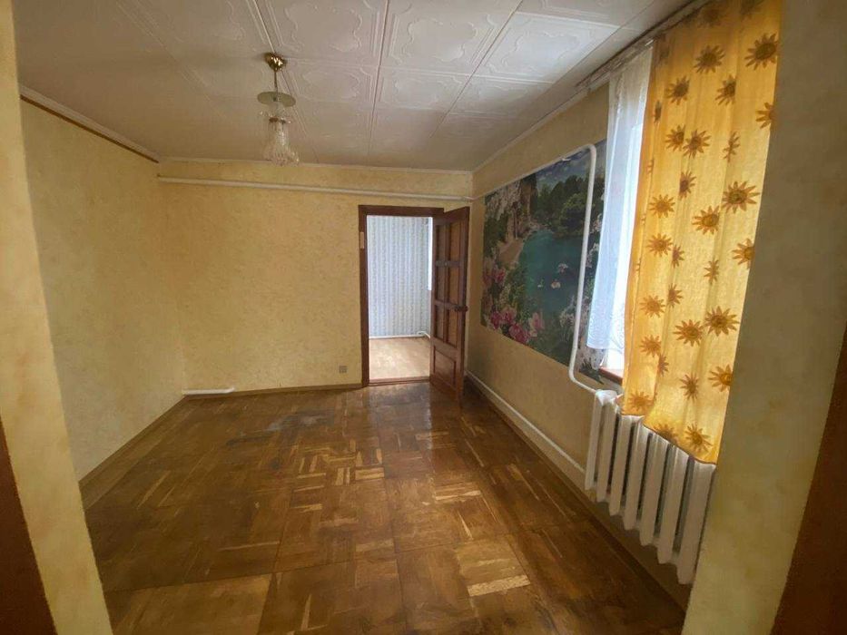 Цегляний будинок з гаражем, 6 соток, в районі Казбету