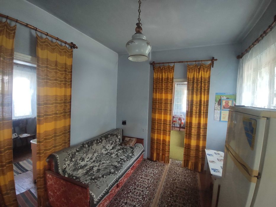 Продам будинок у смт. Обухівка, ділянка 33 сотки