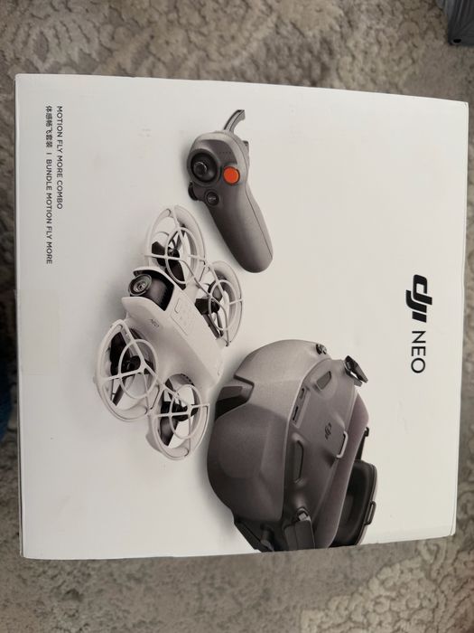 Квадрокоптер DJI NEO Motion Fly More Combo