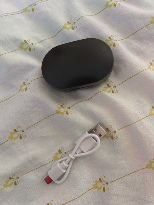 Słuchawki Bluetooth – bezprzewodowe, sportowe, z etui ładującym