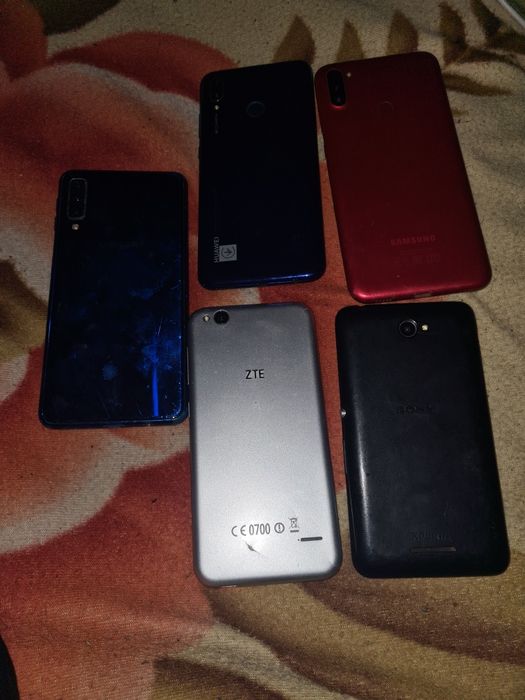 Лот смартфонив за все