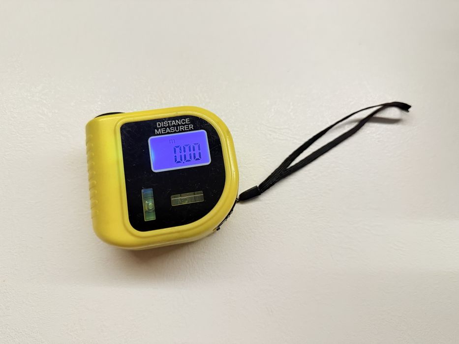 Лазерная рулетка до 18м с уровнем дальномер электронный UKC CP-3010
