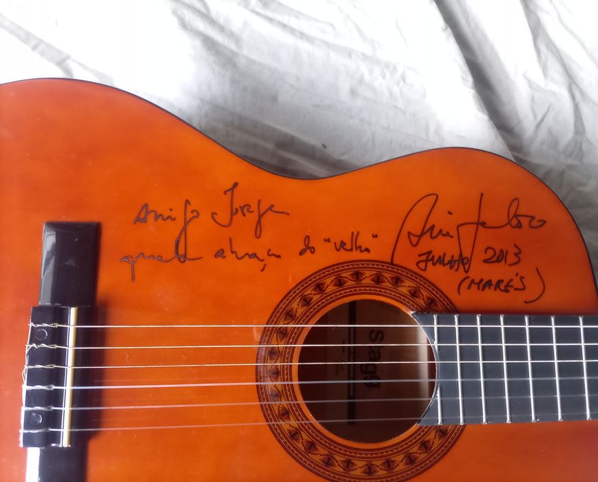 Viola Assinada por Rui Veloso