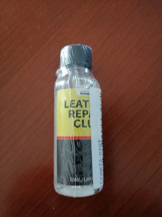 Cola para Estofos de Pele e Couro