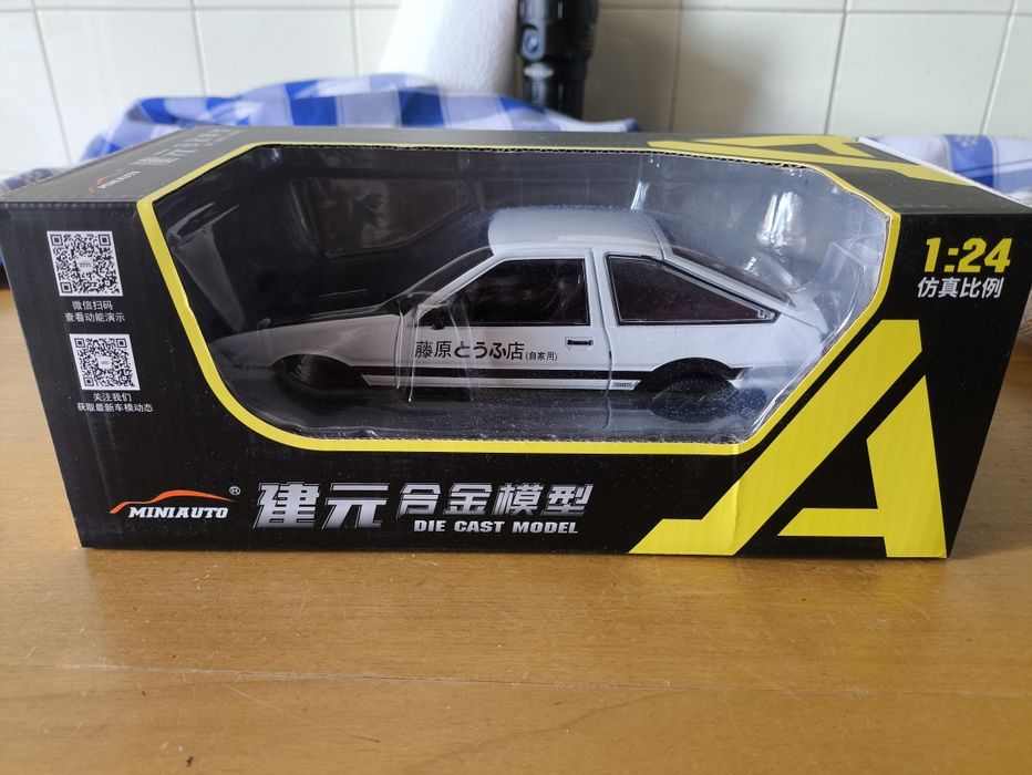 Toyota AE86 Trueno Panda 1/24 Initial D