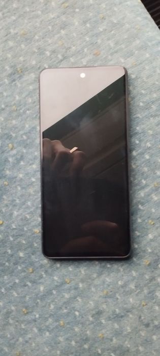 Продам смартфон Samsung galaxy A52. 128 GB. Оп. 4 GB.