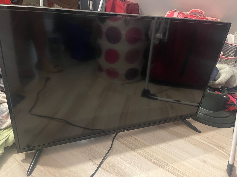 Telewizor Kiano Slim 40” stan bardzo dobry nieuszkodzony
