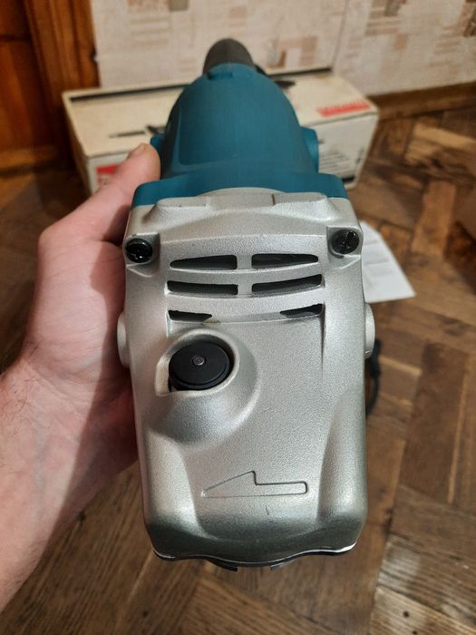 Абсолютно нова,оригінал!!Болгарка Makita GA9050,2000вт,круг 230мм