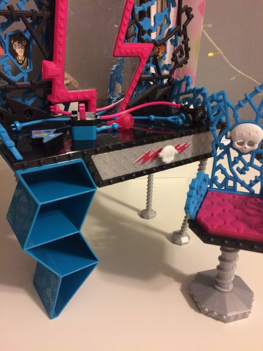Макіяжний стіл Монстер Хай (Monster High) Френкі Штейн