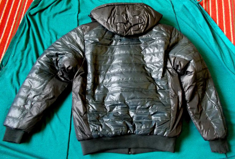 куртка мужская тёплая,под резинку,50 р.Новая