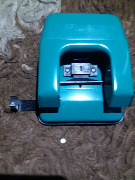 Дирокол канцелярський