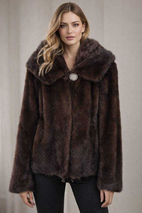 Норкова шуба автоледі Греція