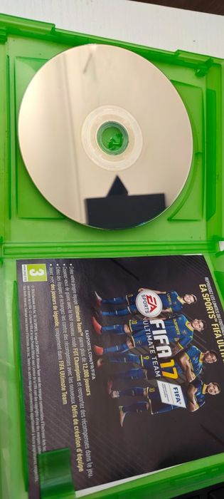 Xbox One 500GB – Inclui 1 comando e 1 jogo